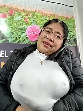   valentina18 online show from May 6, 12:31 pm