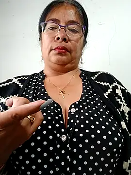 Snapshot of __valentina18 chatting on March 4, 8:38 pm   valentina18 online show from March 4, 8:38 pm