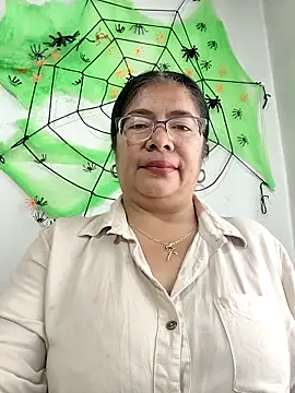 Snapshot of __valentina18 chatting on October 15, 1:08 pm   valentina18 online show from October 15, 1:08 pm