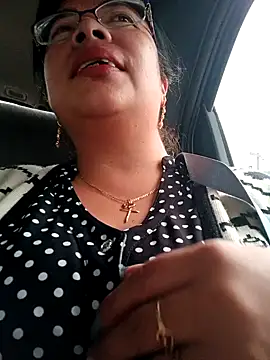 Snapshot of __valentina18 chatting on February 11, 1:41 pm   valentina18 online show from February 11, 1:41 pm
