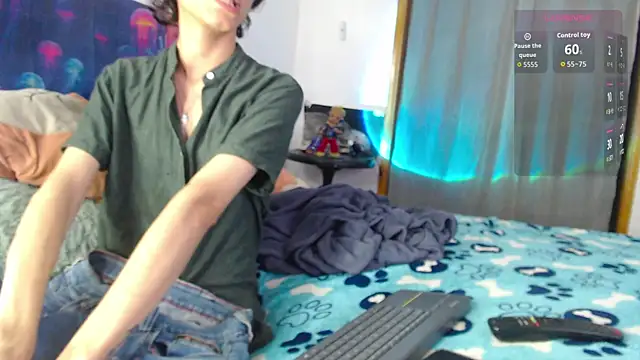 Snapshot of LAICK_01 chatting on July 14, 2:05 am LAICK 01 online show from July 14, 2:05 am