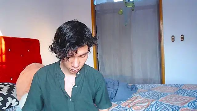 LAICK 01 online show from April 2, 10:27 pm