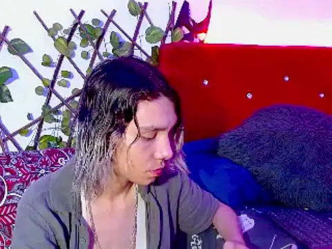 LAICK 01 online show from December 3, 9:06 pm