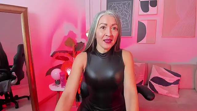  Nicoletteshea  online show from March 27, 9:27 pm