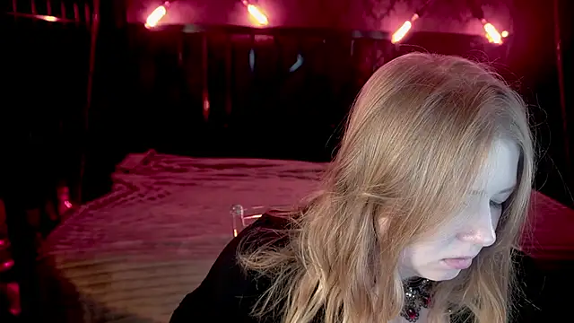 Tinker Belll online show from March 9, 8:01 pm