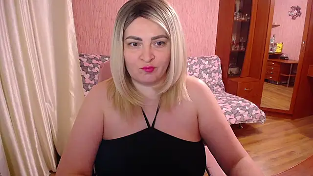 -MeowMeow online show from March 4, 3:31 pm