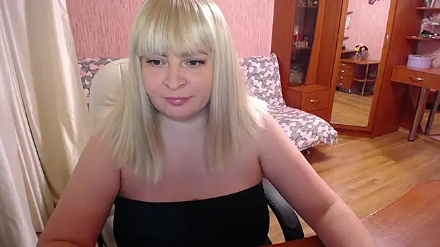 Snapshot of -MeowMeow chatting on October 5, 2:19 pm -MeowMeow online show from October 5, 2:19 pm