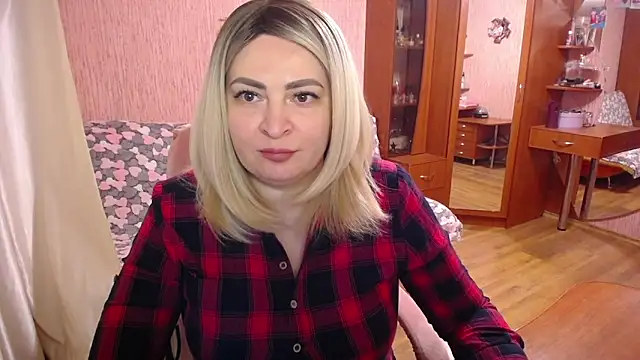 -MeowMeow online show from April 21, 4:57 pm