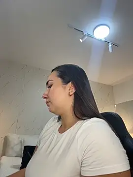 Snapshot of ava_blue chatting on June 19, 7:09 pm ava blue online show from June 19, 7:09 pm
