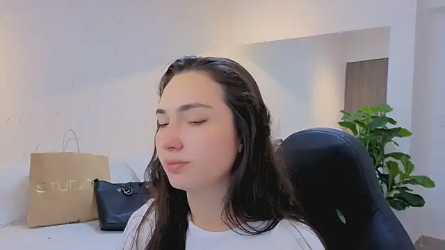 ava blue online show from April 20, 7:59 pm