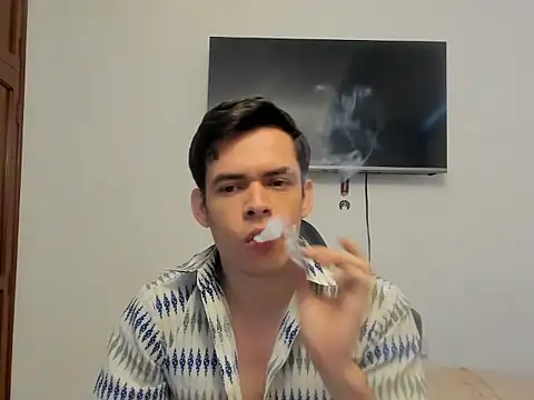 Snapshot of Lucian_Gomez_ chatting on October 16, 7:11 pm Lucian Gomez online show from October 16, 7:11 pm