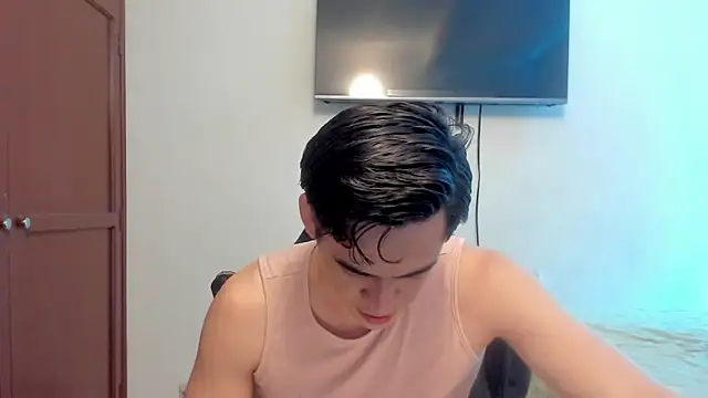 Snapshot of Lucian_Gomez_ chatting on October 22, 1:49 am Lucian Gomez online show from October 22, 1:49 am