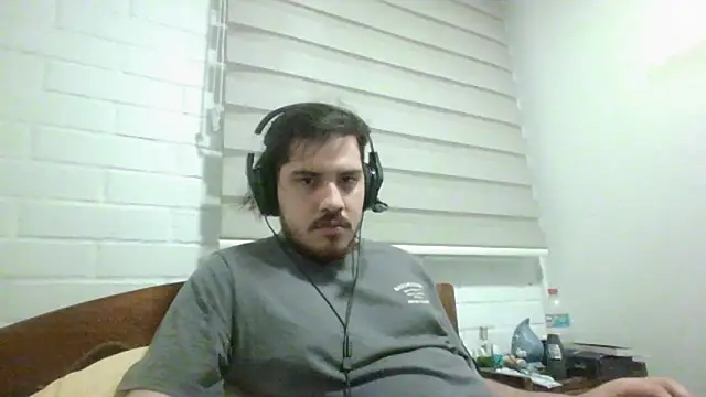 hung weeb online show from April 1, 3:19 am