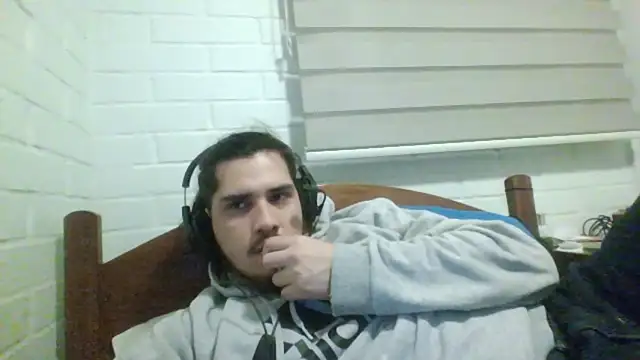 hung weeb online show from December 7, 3:42 am