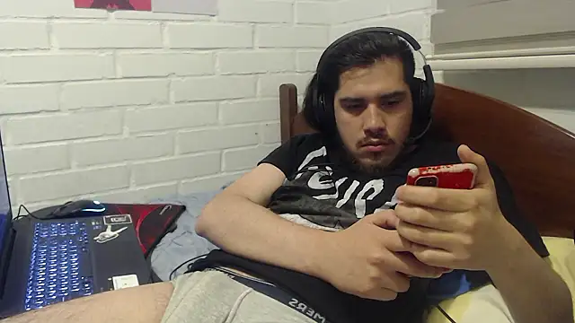 hung weeb online show from December 2, 3:10 am