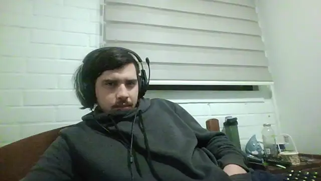 hung weeb online show from June 25, 4:43 am