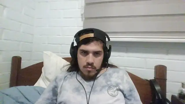 hung weeb online show from December 15, 3:24 am