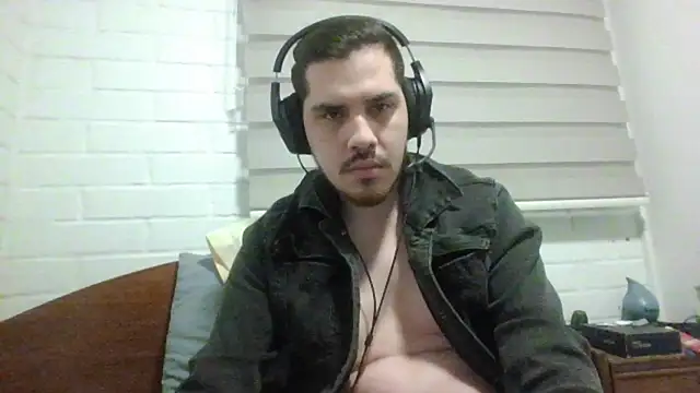 hung weeb online show from November 19, 4:23 am