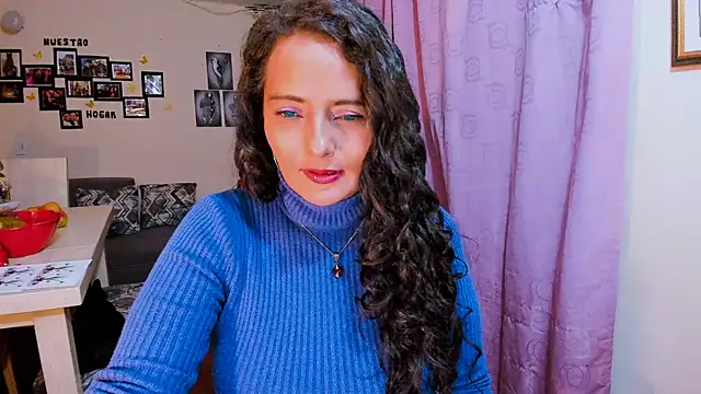 emma luxy online show from February 6, 11:45 pm