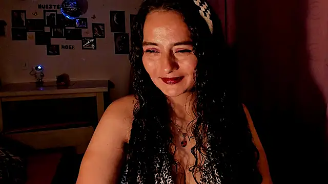 emma luxy online show from April 5, 12:39 am