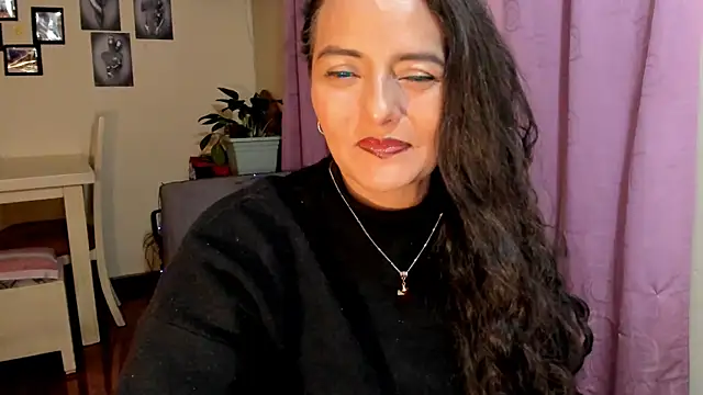 emma luxy online show from April 2, 5:03 am