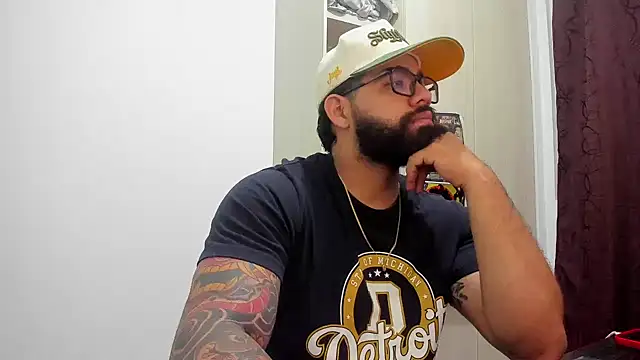 Snapshot of _Coddygold_ chatting on June 3, 11:55 am Coddygold online show from June 3, 11:55 am