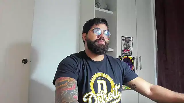 Snapshot of _Coddygold_ chatting on May 3, 12:42 pm Coddygold online show from May 3, 12:42 pm
