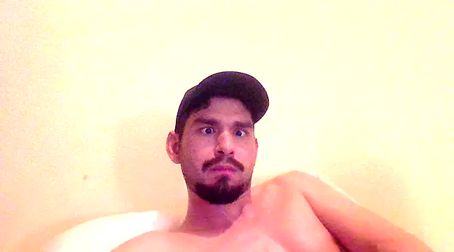 Snapshot of Tomthelong chatting on February 19, 9:25 pm Tomthelong online show from February 19, 9:25 pm