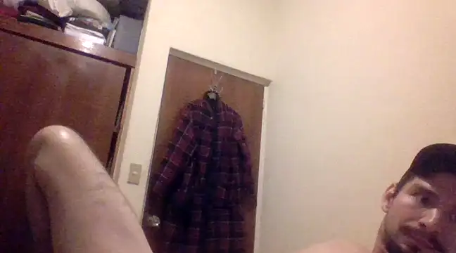 Snapshot of Tomthelong chatting on January 13, 3:23 am Tomthelong online show from January 13, 3:23 am