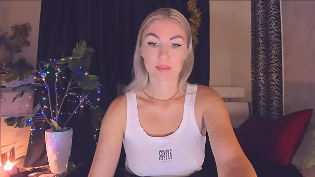 Snapshot of _SABOTAGE_ chatting on December 4, 1:26 am SABOTAGE online show from December 4, 1:26 am