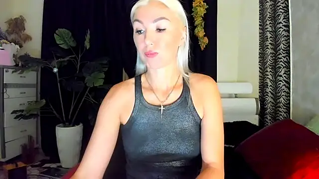 Snapshot of _SABOTAGE_ chatting on October 20, 1:29 am SABOTAGE online show from October 20, 1:29 am