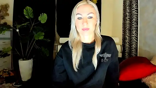 Snapshot of _SABOTAGE_ chatting on November 10, 12:59 am SABOTAGE online show from November 10, 12:59 am