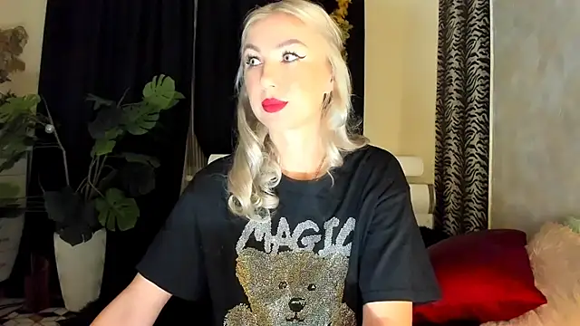 Snapshot of _SABOTAGE_ chatting on November 20, 1:28 am SABOTAGE online show from November 20, 1:28 am