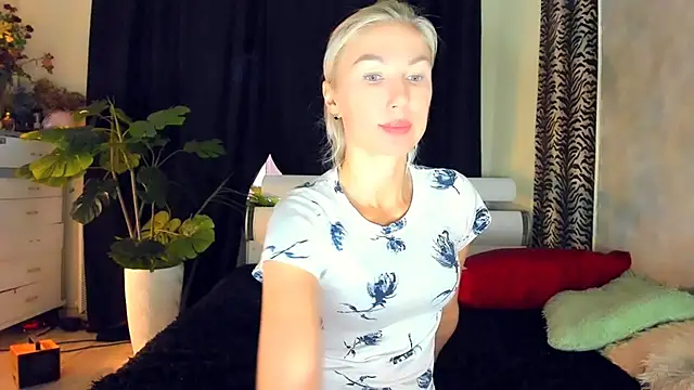 Snapshot of _SABOTAGE_ chatting on June 26, 1:50 pm SABOTAGE online show from June 26, 1:50 pm