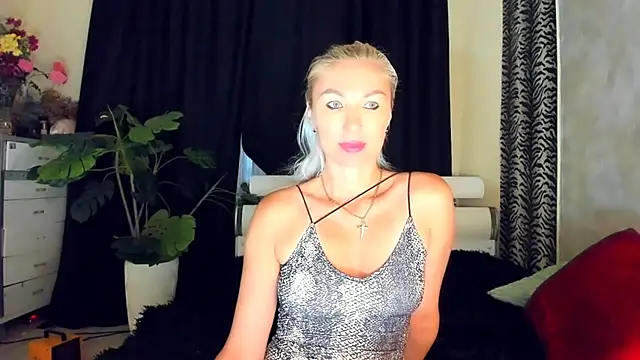 Snapshot of _SABOTAGE_ chatting on June 20, 1:43 am SABOTAGE online show from June 20, 1:43 am