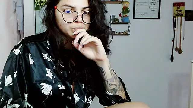 Snapshot of Nikkykora15 chatting on September 21, 9:53 pm Nikkykora15 online show from September 21, 9:53 pm