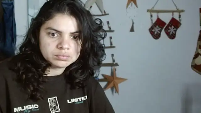 Snapshot of Nikkykora15 chatting on December 4, 1:26 am Nikkykora15 online show from December 4, 1:26 am