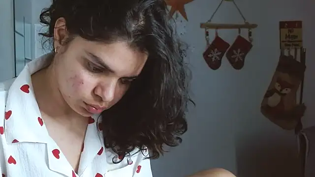 Snapshot of Nikkykora15 chatting on November 30, 1:28 am Nikkykora15 online show from November 30, 1:28 am