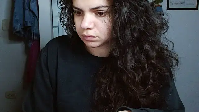 Snapshot of Nikkykora15 chatting on November 6, 1:31 am Nikkykora15 online show from November 6, 1:31 am