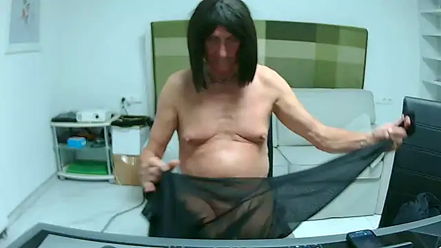 Snapshot of TranseCarmen chatting on September 27, 9:21 pm TranseCarmen online show from September 27, 9:21 pm