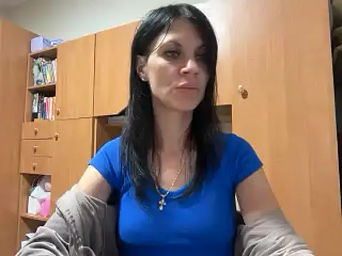 Snapshot of InjaAtHome chatting on June 19, 9:42 pm InjaAtHome online show from June 19, 9:42 pm