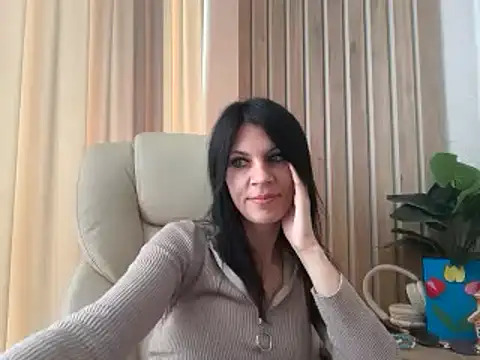 Snapshot of InjaAtHome chatting on June 16, 9:09 am InjaAtHome online show from June 16, 9:09 am