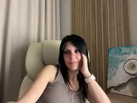 Snapshot of InjaAtHome chatting on July 5, 6:59 pm InjaAtHome online show from July 5, 6:59 pm