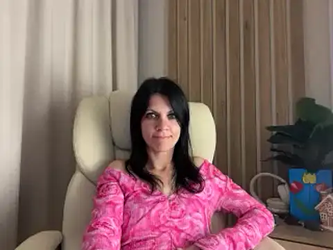 Snapshot of InjaAtHome chatting on June 21, 8:03 pm InjaAtHome online show from June 21, 8:03 pm