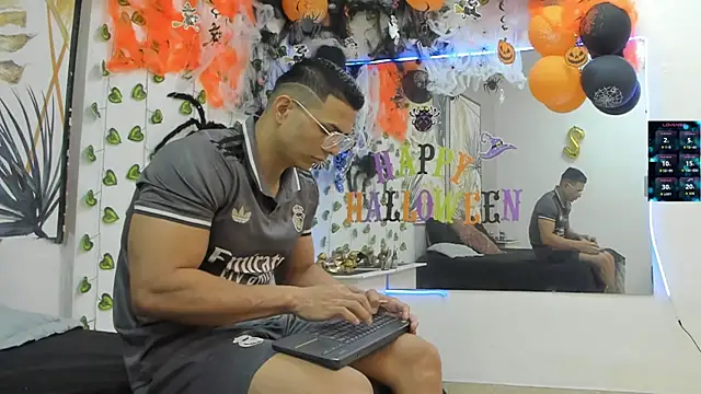 ChoreyTaiylor online show from November 2, 2:33 pm