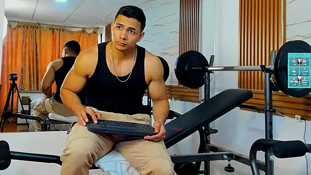 ChoreyTaiylor online show from December 18, 3:16 pm