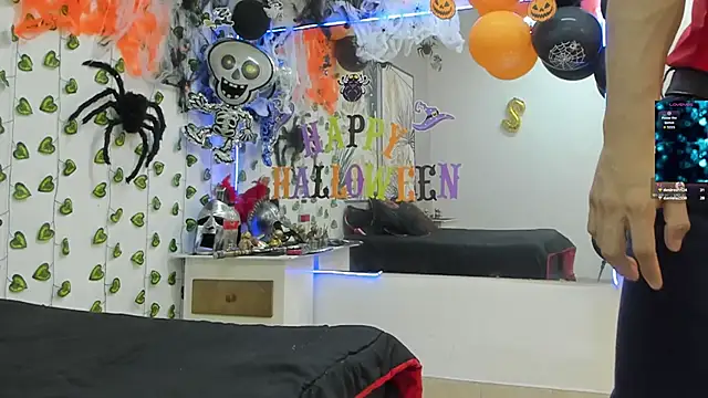 ChoreyTaiylor online show from October 12, 4:30 pm