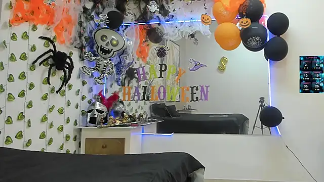 ChoreyTaiylor online show from October 16, 2:36 pm