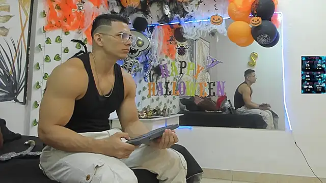 ChoreyTaiylor online show from October 31, 1:08 pm