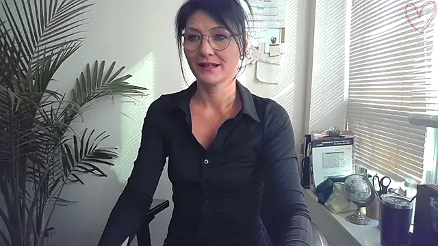 Snapshot of City_Kat chatting on November 17, 5:39 pm City Kat online show from November 17, 5:39 pm